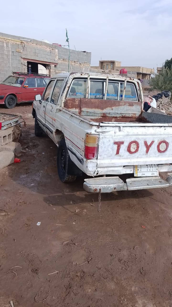 سلام عليكم
ابيكم مدويل 85
 رقم بابل سنويه بعدهي ما منتهيه 
مكينه وكير كفاله سياره جاهزه 
كهربائيات شغاله حداديه نظيفه 
سعر 30وراقه وبيه مجال السراي
***********
