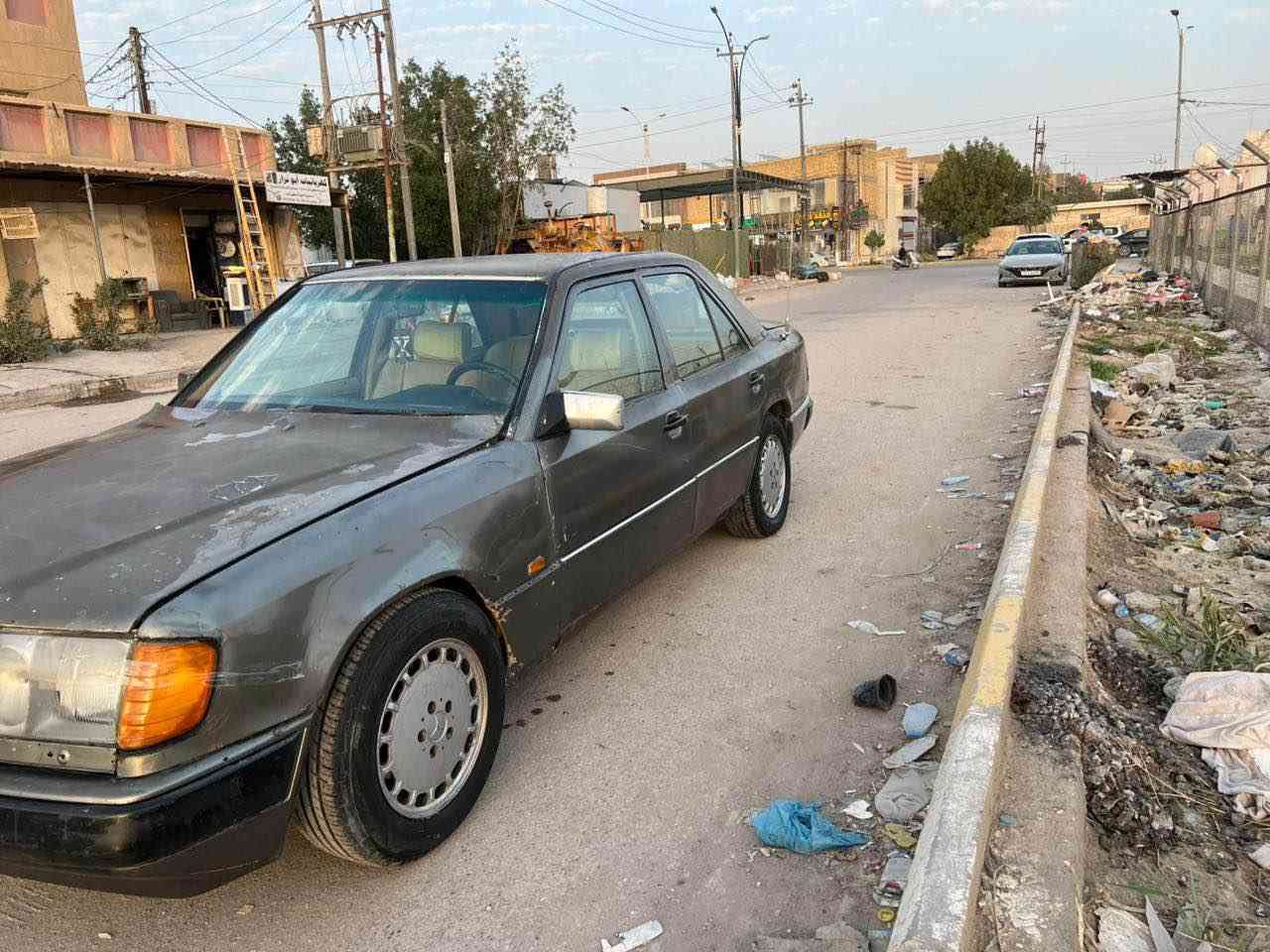 السلام عليكم للبيع مارسدس دب مديل 88 مكينه وكير ثنين ونص حداديه حلوه دواخل جديده تخم تاير كهربايات كلها شغاله رقم ذي قار مشروع وطني سنويه 27 مداور ثاني يوم قواعد الدبل سليمه بس وحده مصلحه مكاني الناصريه مركز السعر 27 وبيه مجال   رقمي *********** ناصرية, ذي قار
