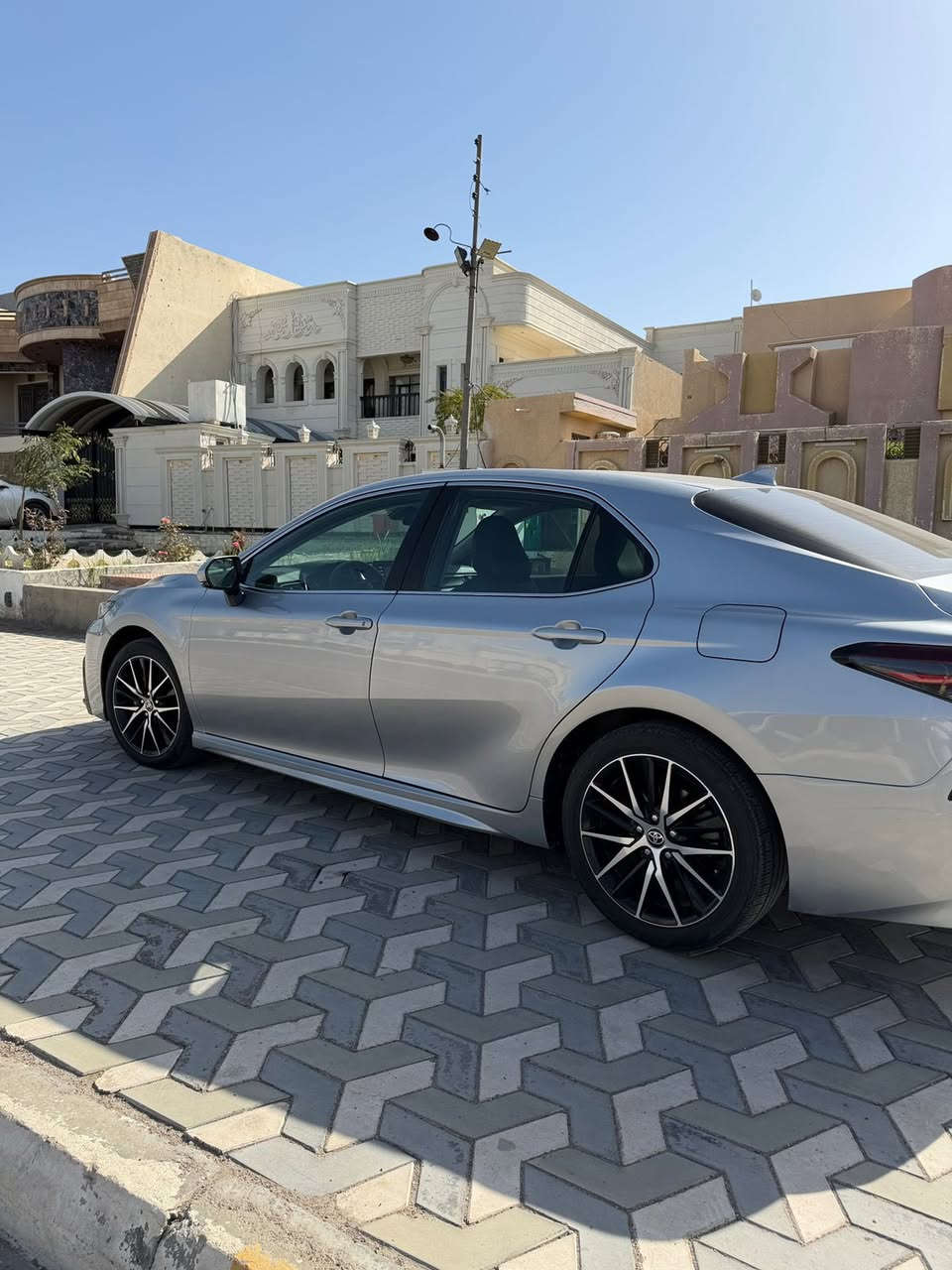 كامري 2024 SE 
بدون صبغ 
ماشيه 30 الف 
السياره جديده 
السعر 21000
الاتصال *********** 
مكان السياره الفلوجه
