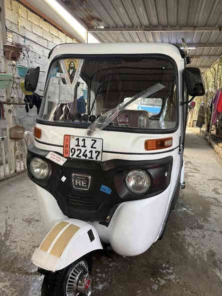 سلام عليكم تكتك ٢١شهر ١١ دخوليه ٢٢ رقم وسنويه ترقيم جديد تحويل مباشر تراي ونعومه زيرو  مكينه مبدل بيه والفات بيه طخه بل لغد ومصبوغه عام لجماليه كلشي جديد بيه ماعايزه شي مكاني بياع المعالف سعر ٧٣٠٠وبيه مجال 
***********
