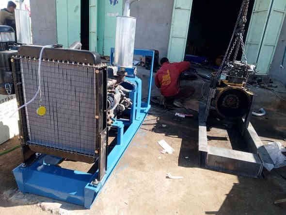 يوجد مولد دايو محرك سته وراس التوليد 50 كي في نضيف حيل مشتقل شي قليل 32 ورقه وبي مجال ***********
