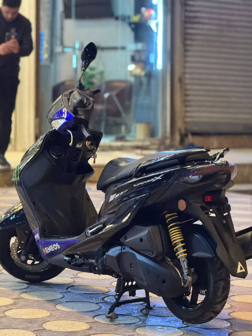 دراجة سكنز LED موديل 2020 منزلها ع ايدي زيرو ماشيه 17 الف دراجة مكفولة من كلشي مداخله تصليح ابد مجرد تايرات مبدلهن دراجة خير من الله ناعمة كلشي شغال بيها اشارات بگ لايت ليدات اماميه دراجه بيها فقط شخوط بسيطه 
السعر 16$ 
وبيها مجال كلش بسيط حگ الجيه 
للاستفسار ***********
