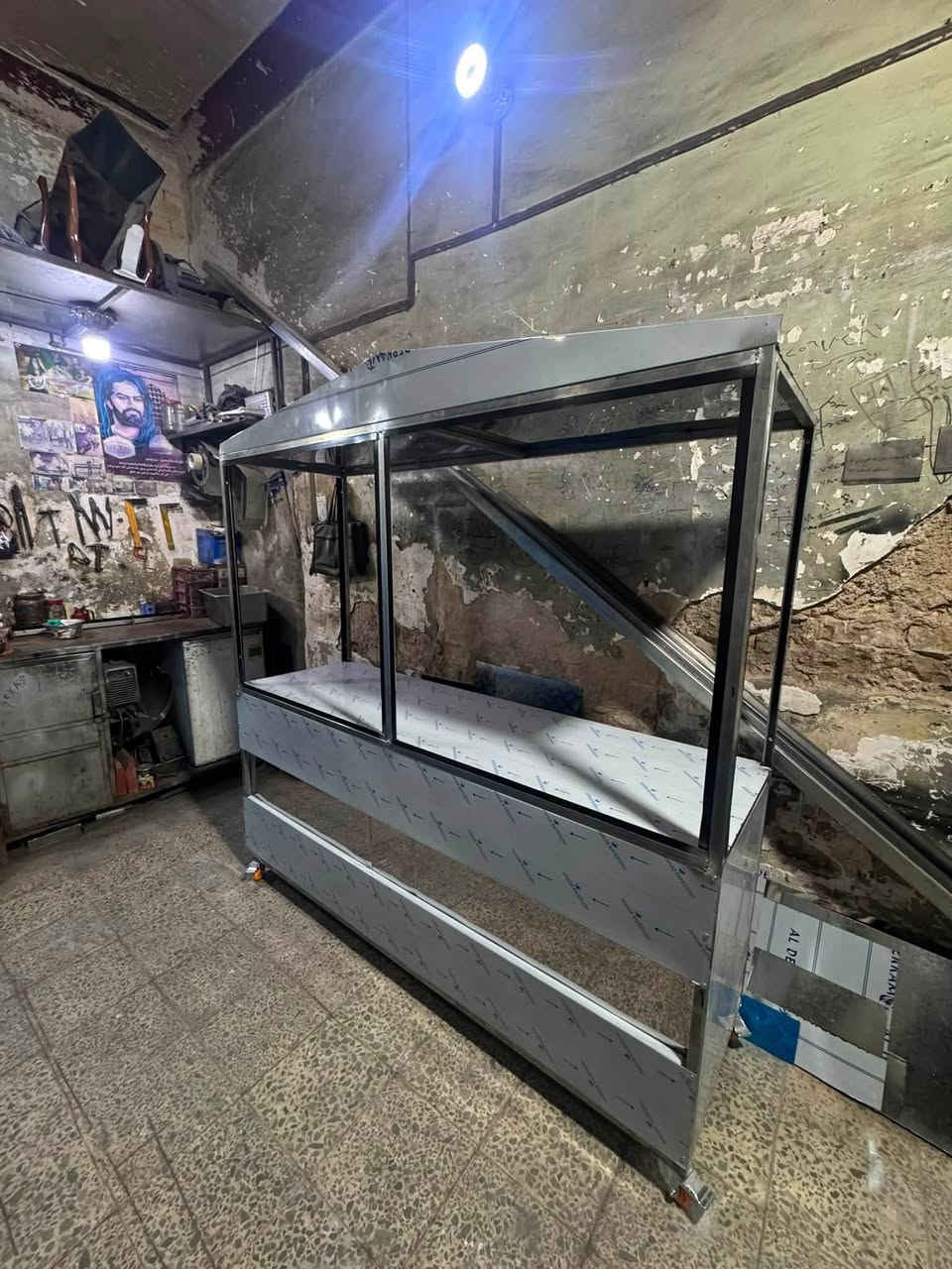 معمل يوسف لعمل جميع أنواع الأغراض العراقية 
للتواصل ***********
