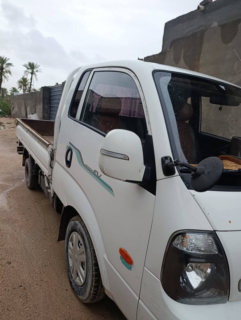 السلام عليكم 
كيا بنگو للبيع نثيه رقم بصره مسكر دبلوم جاف مودل 2019
تبديل باب وضربه بيه بلصفحه اليسره سياره نضيفه وجاهزه
***********
