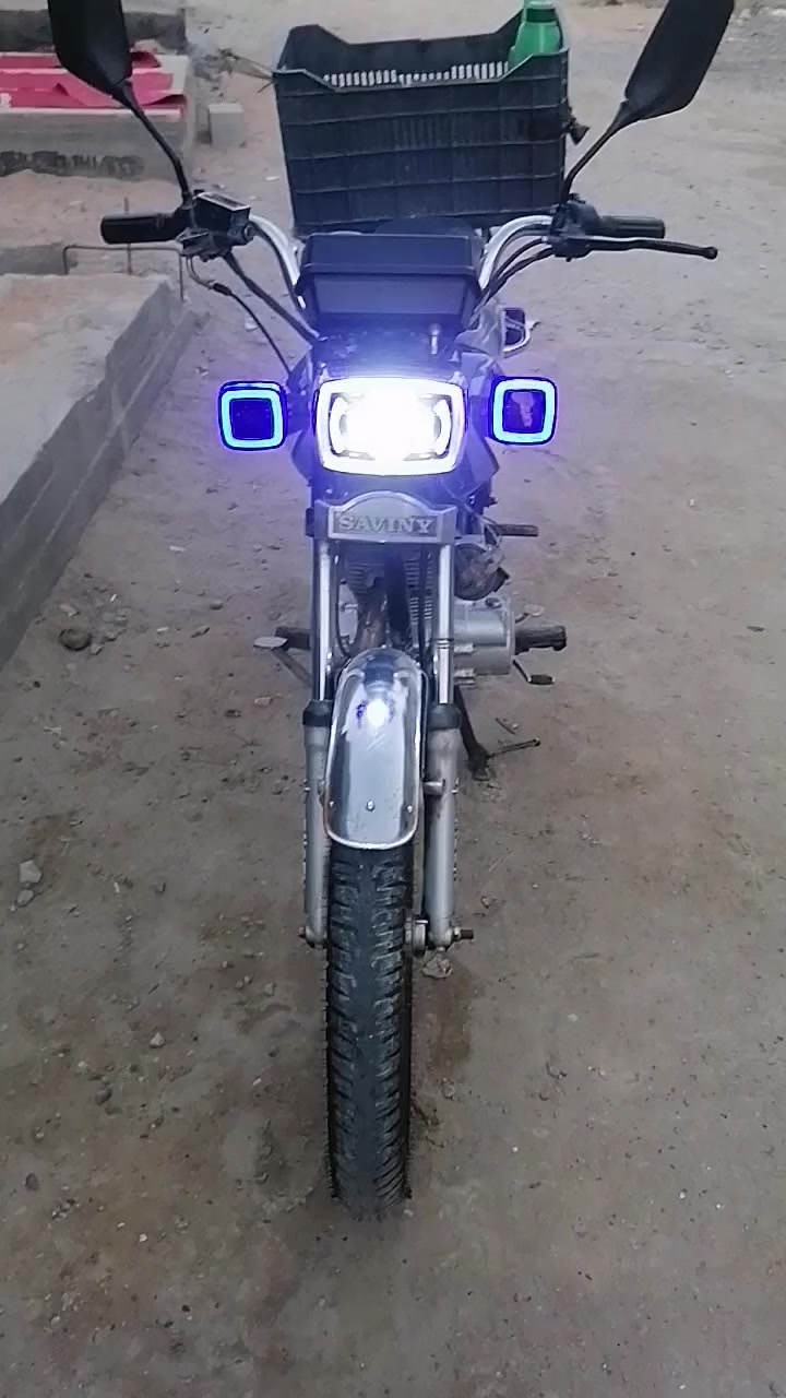 السلام عليكم
للبيع ايراني 18 محدث 23 فول كلشي شغال
مابيه اي نقص دبل اشاره و يمنه و يسره لايت
عالي و ناصي تخم تاير مثل ما واضح امامكم
بدون مدابله من الاخير 600 قفل
هـــ *********** مكاني الخالديـــــة
