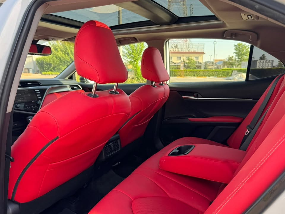Toyota camry 2020 XSE
محرك ٤ سلندر V4 

مواصفات XSE فول ١/١

ماشية ٦٠،٠٠٠ 

سيارة نضيفة و جديدة 

المواصفات:- 

- بانوراما

- رادار ٣٦٠ كاميرا 

- كشن جلد

- كشن كهرباء 

- كشن تدفئة

- كشن احمر 

- تشغيل عن بعد 

- لايت ليد 

- لايت اوتو 

- لايت محرك 

- تبريد قطعتين 

- مراية كهرباء 

- مراية بولورايز

- مراية هيتر 

- Apple car play & android auto

- شحن موبایل لاسلكي 

- ثلاثة مود القيادة 

- ECO - normal - sport 

- هواية مواصفات بعد 

ضرر جاملغ خلفي و سندوق بدون دواخل و بدون ارباك بشرط فحص و سونار

رقم الشانصي

4T1K61AK5LU954779

رقم تليفون 📞 

***********

سعر :- ٢١،٠٠٠ دولار وبيها مجال
