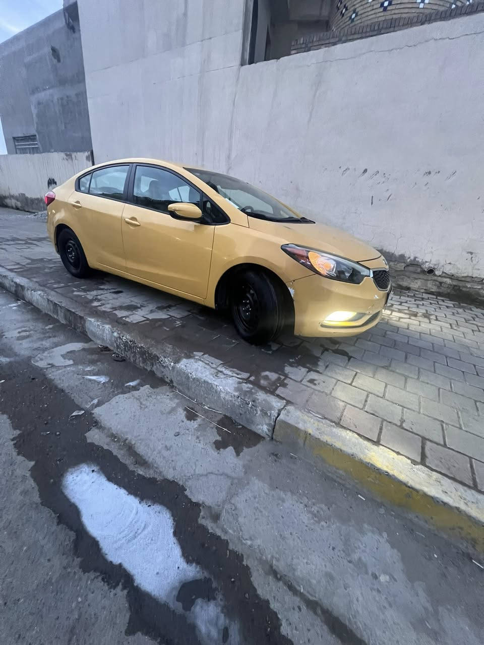 السلام عليكم للبيع كيا فورتي 2014 محرك دوش حادث جاملغ وبنيد جهت السايق امبدلات هيئه غرامات تاخذهه امصفره تبريد تدفئه شغالات بيهه منضومة غاز 60 لتر  اترايك وين ميعجبك سياره مال شغل السعر 105 مكان السياره بغداد الرصافه صور الحادث ماعندي وين ميعجبك اخذهه سونار سنويه بعدهه منافذه رقم الموبايل ***********
