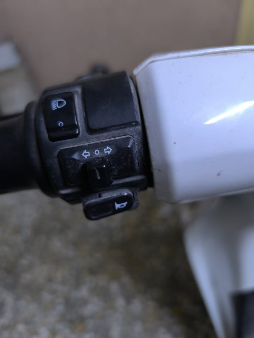 السلام عليكم
دراجه شحن من شركة هوندا 
بطارية ليثيوم 20A 
سرعة 30 
الشحنة الواحدة تمشي 50 كيلو 
ملف نحاس 400 
تشغيل كارت nfc 
عقل إضافي احتياطي من الشركة 
اخذتها ب740 الف رايدها 625 الف بيها مجال عنواني الزعفرانية دور الشهداء 
***********
