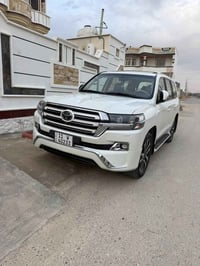 لاندكروز 2017 وايد اديشن رقم بغداد  ماشيه 148 مكفوله عدا بارد بسيط  سع...