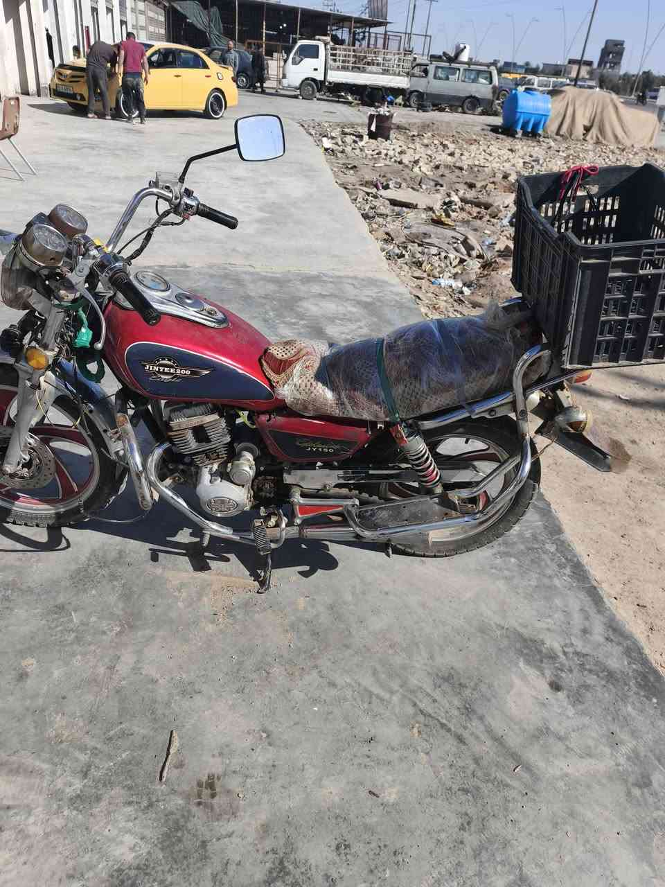 سلام عليكم
دراجه جني نضيفه ما بيها كل نقص اوراق كامله كل شي بيها شغال ناقصها باتري بس 
دراجه خير من الله 
250قفل 
***********هاذ رقمي اليحب يشتري 
اذا مو شراي لا تدك عليه
