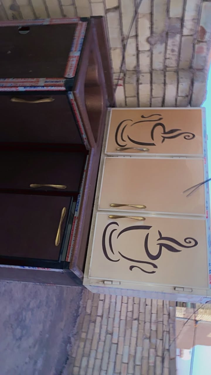 السلام عليكم عندي كانتور جديد تفصال مرمرايه وبي داخله سله مواعين ولله جديد المرمرايه متنشال ابد ثكيله الله شاهد بس المرمرايه ١٥٠ زاويه خاص واذا رقم ***********
