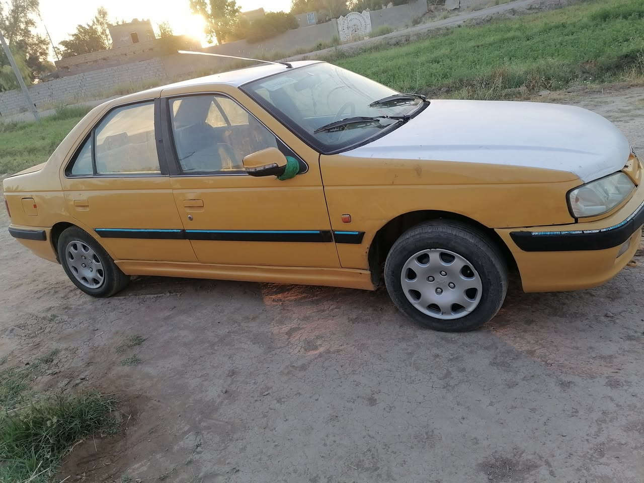 السلام عليكم بيجو بارص ٢٠١٥ البييع رقم بابل سعره ٣٥وبيهه مجال سياره بيهه جاملخ الخلفي بارد السيارة جاهزه من كلشي محرك فرنسي ***********
