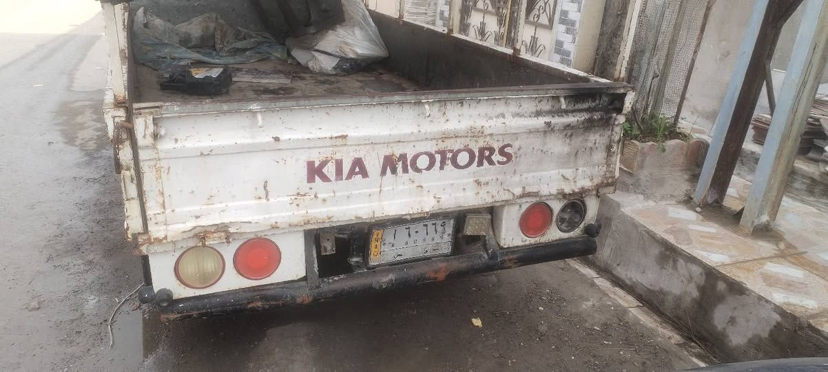 كيا مديل ٩٦رقم ألماني راعيها موجود شرط تحويل سنويا عضم عاج صارلها شهرين من صقطت بيها حصه كازالسعر٥٠وبيهامجال مكينه تصرف بس لكير شرط وكسن شرط وشاصي شرط ستفسار عل *********** مكاني موصل ايمن
