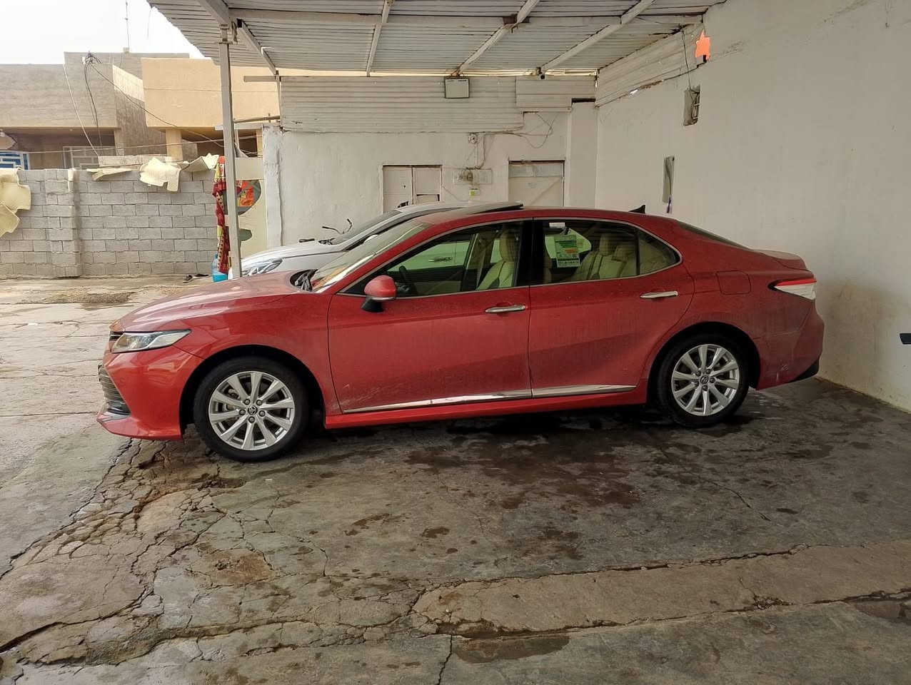 السلام عليكم
كامري خليجي بانزين فقط GLE
كفاله عامه ماشيه ١٠٥
مكان خالديه 
السعر ٢٢٥
***********
