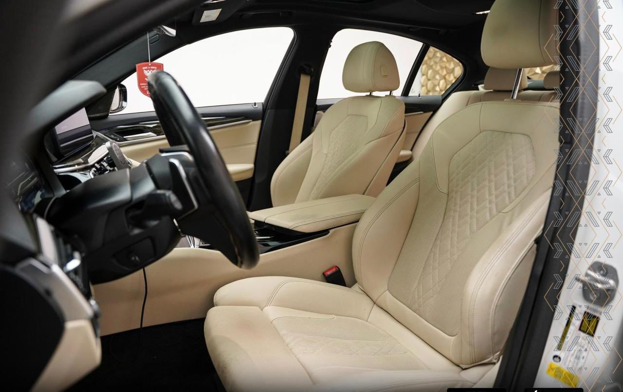 Bmw530i 2021
فول موصفات داتشو صندوق كهربائي 
بيها قطعة واحدة تبديل شركة بدون ولا نقطة صبغ 
وبيها اشوي بارد 
ماشي 80 الف ميل 
السعر 310 
لاستفسار اتصل 
***********
***********
