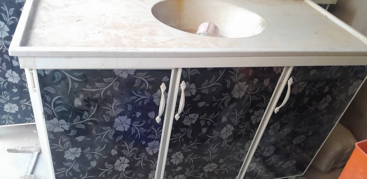 كاونترات للبيع 300 الف وبيهن ومجال جدد مامستعملات غير  ايام ***********
