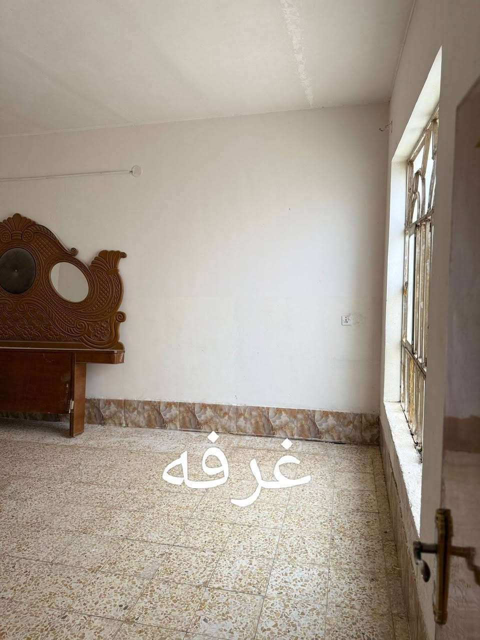 سلام عليكم دار للبيع 100 متر عقد زراعي مشمول بالتطويب بناء بلوك عكاده أساس تجعيب كوفه علوه الفحل قرب صوره الامام العباس عليه السلام ***********
