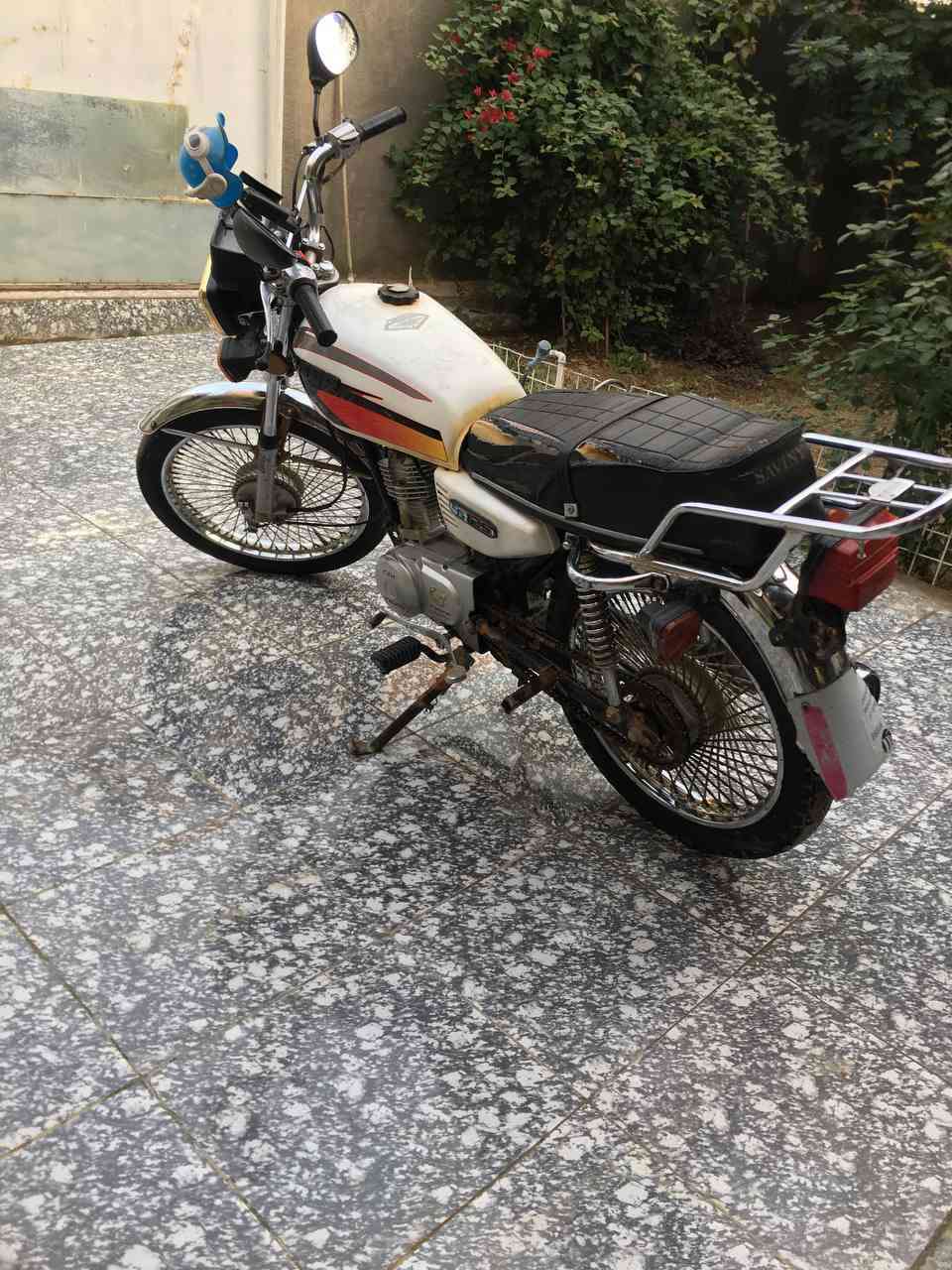 دراجه تايكر موديل 2019 اوراق اصولي 
للامانه الدراجه بيه ولفات على حسب قول المصلح بعد مادري 
سعر 350 وبيه مجال موشراي لاتعلق وتكسر بحلال العالم
للاتصال ***********
