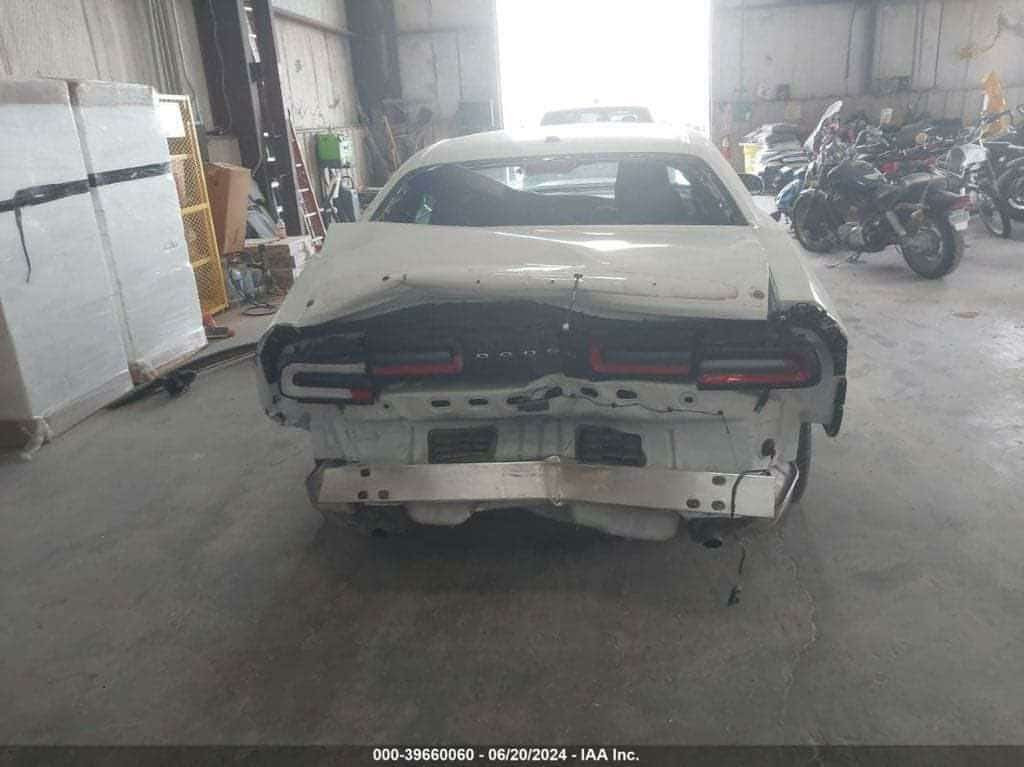 السلام عليكم جالنجر ٢٣جيتي لوان ابيض رقم بغداد انكليزي  ماشيه ٤٥ كيلو متر السيارة ع وضع الشركه كلشي ما ملعوب بيه حجر البيه موجود موصافت عاديه السياره خير من الله تجي وشوف حادثه خلفي بيه جاملغين الامامي طلع بسونار صبغ بيهن من امريكه فقط رش بجم كبس  شاصي مكفول والسونار اوصور الحادث داخل المنشور حتا ما اتعبك سعرها ١٩٥ هذا رقمي ***********
