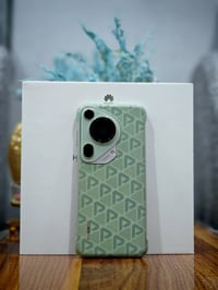 هواوي بيورا ٧٠ الترا • ٥١٢/١٦ • شاحن ١٠٠ واط