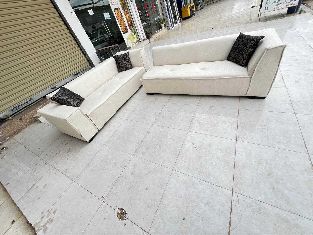 جديد 🪽 
كورنر تركي (6) مقاعد ماركة  England Home 🇹🇷
سعر 465$ ✅ 
قياس 250 في 300
للاستفسار فقط  واتساب ***********
يوجود توصيل 🚚 بغداد 150.000 الف أربيل, العراق
