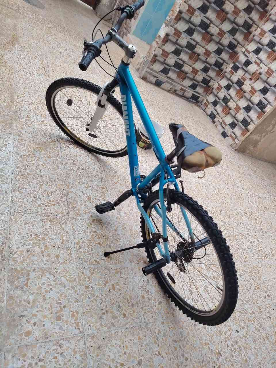 السلام عليكم عندي هذا البايسكل للبيع طالب عليه 80 بس بهايه ضربه وبي مجال


**إذا كنت صاحب هذا الإعلان وتريد حذفه لأي سبب، رجاءا أرسل رسالة إلى الدعم الفني**