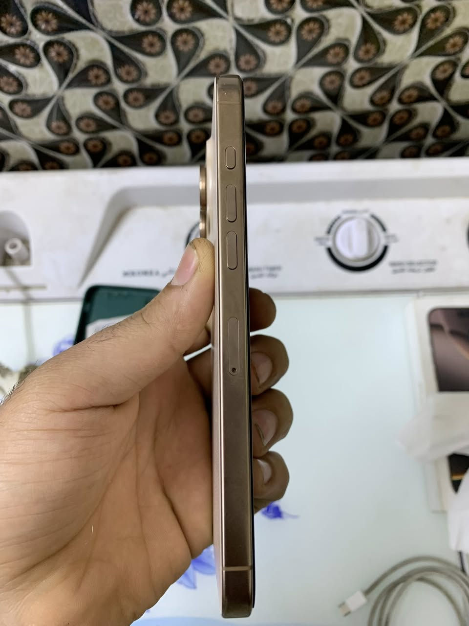 السلام عليكم أيفون 16 برو ماكس بطارية ٩٨ مشحون ١٦٥ ضمان لحد شهر الثامن مكفول من الشخط والزلغ نظافة 100% مشدود بيه بكج حماية للشاشة والظهر والكامرات
مكاني بغداد مدينة الصدر 
رقمي ***********
محضور من المراسله مال الماسنجر
