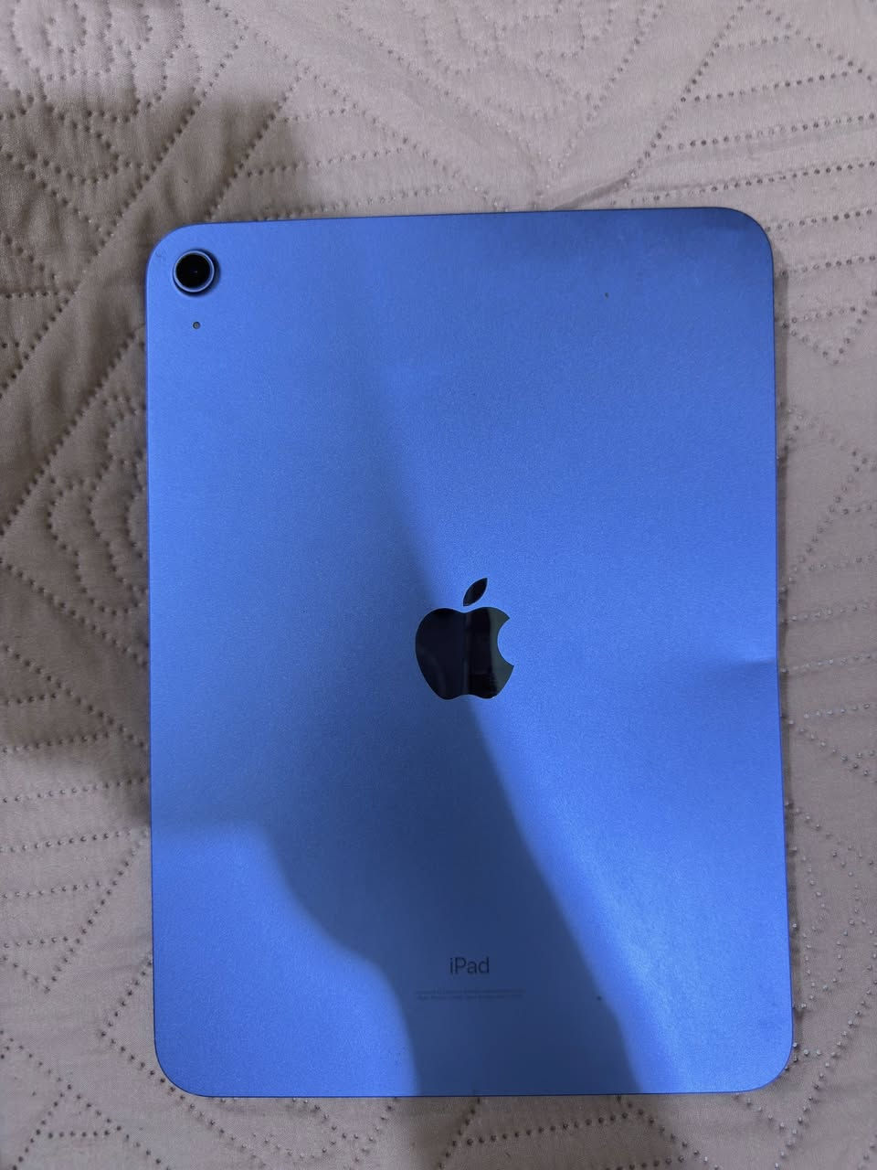 ايباد ipad 10
الذاكرة 128
نموذجM
بطارية 100
منفذ الشحن تايبسي 
فقط يحتاج تبديل شاشة فقطط
السعر والاستفسار :***********
