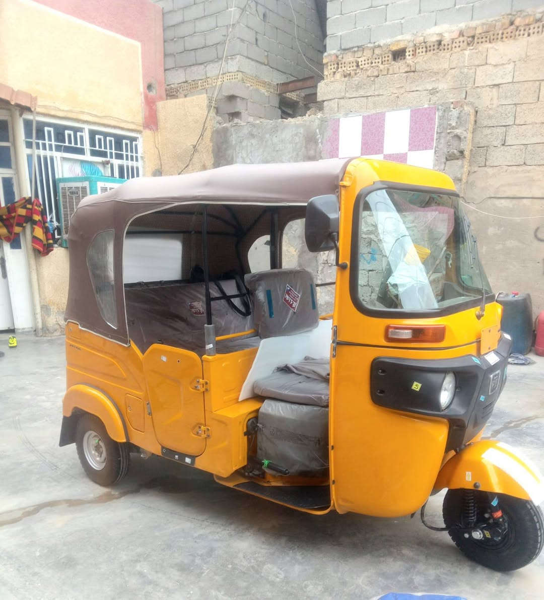 سلام عليكم للبيع ٢٢ دراجه حلوة مكينه وأكسل كفاله بيهه تراي مال زيرو ودوس معمرة شي بسيط
مكاني فلكه حي لنصر لسعر ١٠ ماموجود عل فيس ***********
