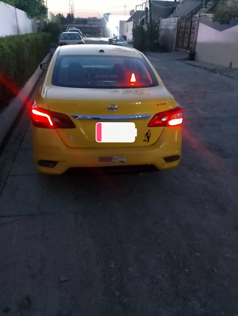 سلام عليكم نسيان سنترا ٢٠١٨  رقم واسط  دولي فول بصمات اربع بوب وصندوق كله بصمه.. محرك گير بالشرط السياره بيها ضرر  باب مبدل فقط  قطعه وحده  السياره هيئه سنوي  وشهري مصفره  ...غرامات مصفره    امحوله رقم انكليزي باسمي سعرها ٩٥ وبيها مجال بسيط  وهذا رقمي للتواصل ***********
