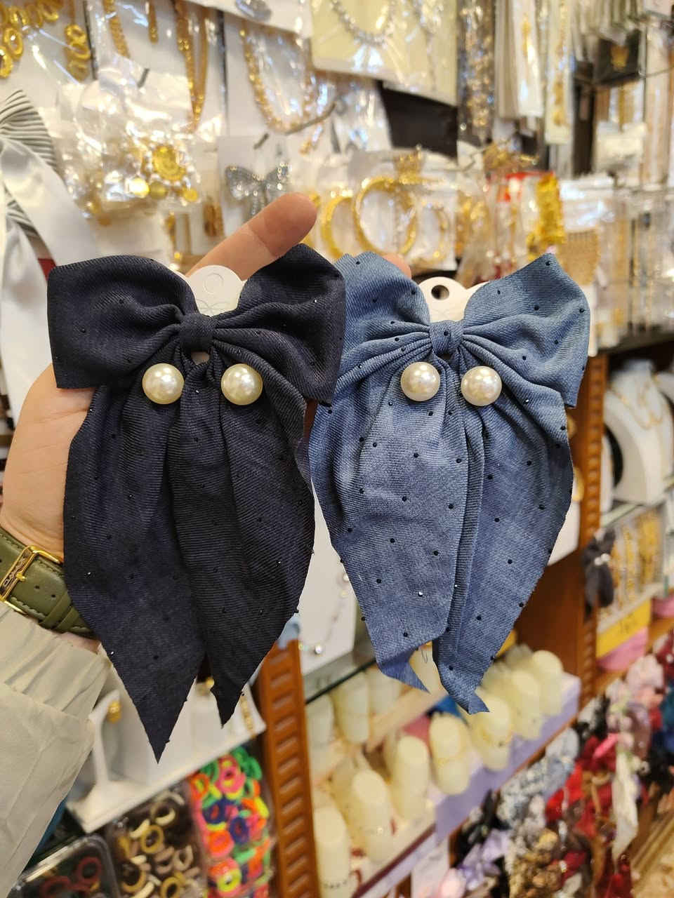 💎💣 جديدنا تشكيله العيد 💎
 #مجوهرات_سندريلا
#السعر_حسب_الصورة
#توصيل_داخل_الموصل_والاقضية_٣٠٠٠
#توصيل_جميع_المحافظات_٥٠٠٠
يتوفر لدينا توصيل داخل الموصل وباقي المحافظات.
للاستفسار يرجى مراسلة الصفحة او الاتصال على الرقم التالي:***********
العنوان:#موصل_17تموز_عمارةالحارث_الطابق_الثاني.
@أبرز المعجبين        #مجوهرات #العراق #موصل #بغداد #اربيل #دهوك #زاخو #جديد #انيقة #اكسسوارات #فخمة #راقية #مميزة #जनवरी 
#Febrero
#संक्रांति
#saraswati
#सरस्वती
