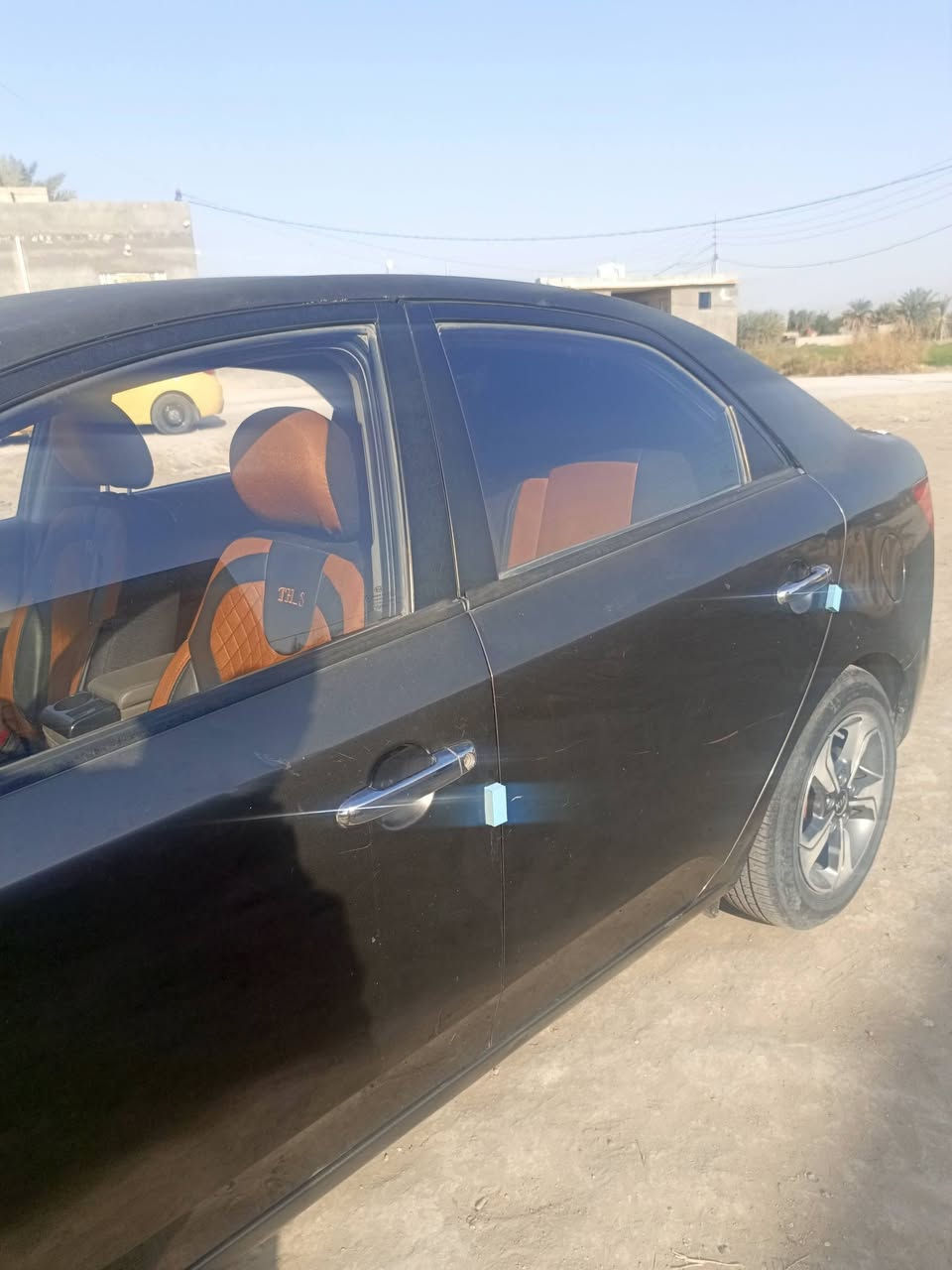 سلام عليكم
للبيع سيراتو 2011 خليجي مكينه 1600 جديد مكفوله من ضربه كفاله عامه فقط بيهه جرود بسيط وماصبغهن باقي عل وضعهن تجي وتشوف بعينك سياره جاهزه عل اخر حبايه مداور ثاني يوم رقمهه قادسيه انكليزي السعر 85 وبيهه مجال بسيط ‏‪***********‬‏ رقم صاحب السياره 👍
