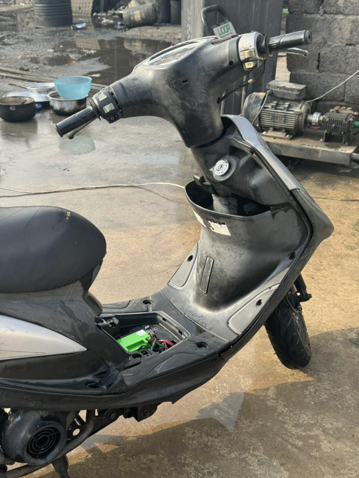 ماكس عدلة بلادية 
نص نكرة بكل وقت
 دراجة جديدة 
وناشفة مكفولة كفالة عامة 
نقصها بس فج وصينية
ب650 
بغداد حي الجهاد 
***********
