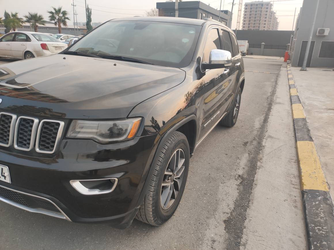 ‎جيب لاريدو 2019 فول مواصفات ليميتد دعامية صبغ وباب السكن بيه بارد قليل
الباقي مكفول 
***********‎ أربيل, العراق
