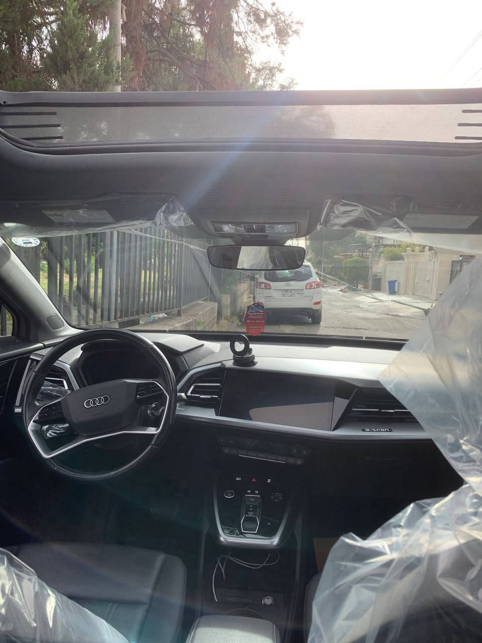 کوردی : 
تەنها فرۆشتن ، گۆڕینەوە ناکا 
                            #73 

   ‌             Audi  e - trone 
               Q4 quatro _ 50 
. مۆدیل / ٢٠٢٤ 
. ڕەنگ چیمەنتۆی 
. فوول کارەبایی 
. دەبل مۆتۆڕ ، فول ئیکۆنۆمی
. ڕەقەم هەولێر سەنەوی نوێ 
.مەودای ڕۆیشتوو ( ١٨٫٠٠٠ ) km 
. مواسفات / فوول فوول 
. پانۆڕاما ، گێچ ئەلکتڕۆنی 
. شاشە و پێنچ کامێرا 
. حساس و ئۆتۆ ستۆپ 
. زۆر مواسەفاتی تر 
. بە فوول شەحنی ( ٤٠٠ ) کم 
.زیاتر دەڕوا ، دەتوانی لەماڵەوە شەحنی بکەی ، کامل جهازی شەحنی بیلادی شەریکە ڵەگەڵە 

. چاملغ و دەرگای سەکن سبوغە 
. دوو جێگای بچووک ساردە 
.  ئێڕباگ تەنها ۱ شان سیستەم 
. بەبێ ناو گرتن ، پێش و پشت کەپسە ، سەیارەکە نمونەیە لە جوانی و خاوێنی و اقتصادی

. نرخ / ٢٢٠ $ 
. ناونیشان / هەولێر ئازادی 
.  واتس اب / ***********

عربي : 
فقط بیع ، ماعندنا مراوسة 

               Audi  e - trone 
               Q4 , quatro 50
. مۆدیل / ٢٠٢٤ 
. للون سمنتي 
. فوول كهربائي 
. دبل موتور ، فوول ٲقتصادي
. مرقم آربیل دولي ، جاهز
. ماشي فقط ( ۱۸ ) الف کیلو 
. مواصفات فوول فوول 
بانوراما ، كیج الكترونی 
خمسة كامیرا ، آوتو ستوب 
وهوایة مواصفات ،،،،،،،،،،
ملاحظة / شحن فوول یمشي اكثر من ( ٤۰۰ ) کیلو عل تبرید 
تکدر بالبیت تشحن سیارە 
کامل جهاز مال شحن 
شرکە بیلادی موجود 

.جاملغ و باب سکن صبغ 
مكانین صغیر تعدیل بارد 
ایرباك فقط بردة راجع سستم 
بدون دواخل ، بجم و خلفی كبس 

سعر / ۲۲۰ $ 
عنوان اربیل 
واتس اب / *********** أربيل, العراق
