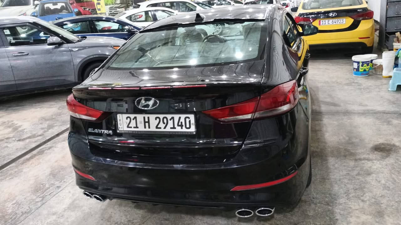 السلام عليكم
هونداي النترا  2017 بدون ايرباك
فول مواصفات وارد امريكي 
كلين تايتل دخولها 
بيها بالعراق صبغ على كد شبرين بالجاملغ الخلفي فقط
محرك 2000 دوش
كير AT
ماشيه 52  الف ميل
فتحه 
بصمه
ابواب بصمه
رادار
مانع انزلاق
كشن كهرباء
حساسات
شاشه 
كشنات تدفئه
تحكم ستيرن
غرفه لون بيجي داخل لونين
رقم سليمانيه بسمنا
تحول او وكاله حاضر 
مكاني بغداد الاعظمية 
السعر  134 وبيها مجال
للاتصال ***********
