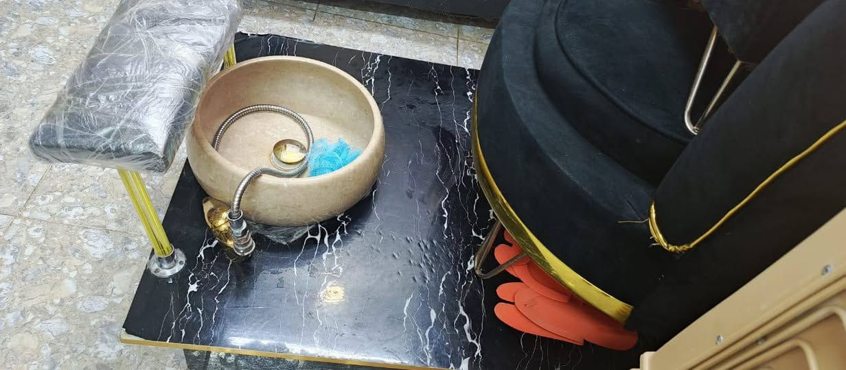 السلام عليكم 

مكلف بل نشر

 للبيع غراض صالون 

الغراض موجوده يم صالون ياسمين 

الاسعار أسفل صوره

واي استفسار اتصل على رقم ***********
