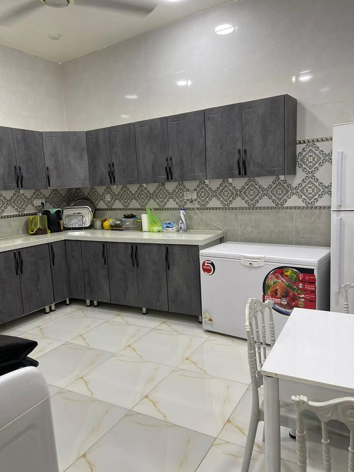 السلام عليكم بيت لبيع 100م بحي الغدير صابو صرف بناء حديث لاستفسار 
***********
***********يوجد وت ساب او خاص
