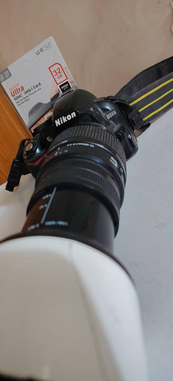 كاميرا نيكون d3100
مع زوم ٧٠.٣٠٠ سكما كامله ملحقاتها
اكو توصيل كافة المحافظات *********** وتساب
