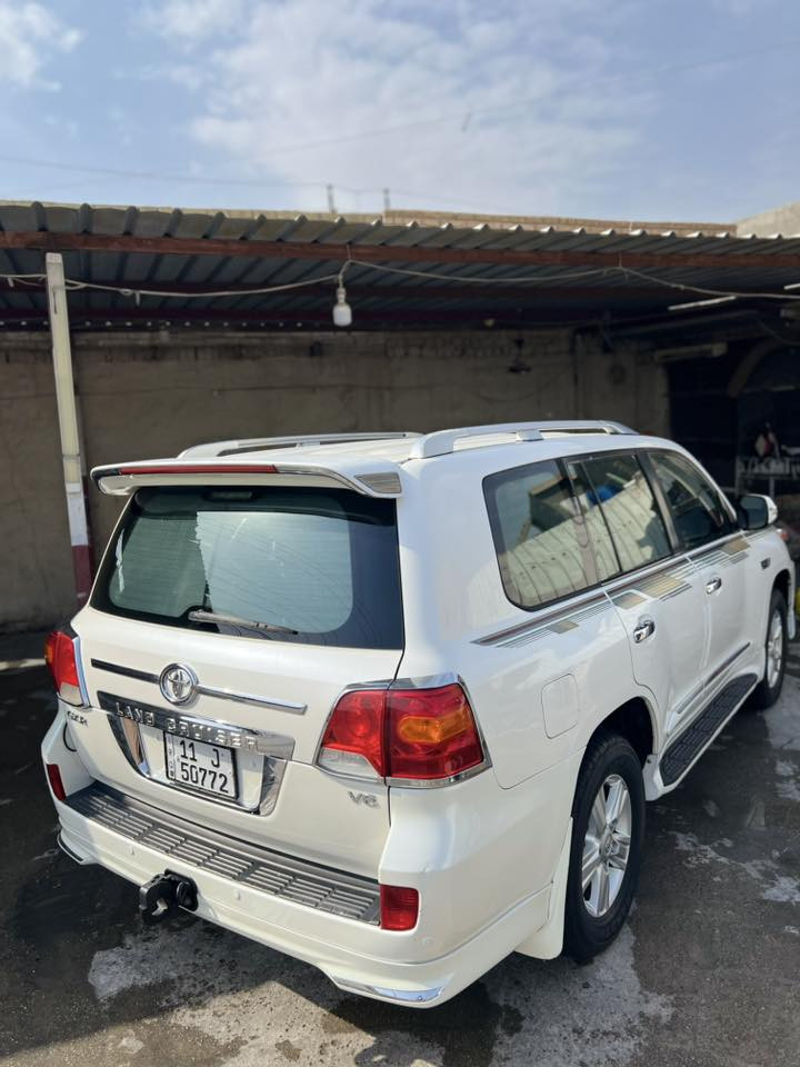 السلام عليكم اخوان للبيع لاندكروز .  3.5 G.X.R
موديل 2008

رقم بغداد  باسمي  
قبل كلشي السياره اخت زيرو   شرط الفحص كير مكينه حداديه كله بشرط وسياره احلى من الصور وكلش جديده مال جناي وبلعافيه علي تكون من نصيبه 🦅🦅🦅🦅🦅🦅🦅🦅🦅🦅🦅🦅🦅🦅🦅

موديل 2010
محدثه 2014 فقط دعاميات
الموصفات 

6سلندر  3500 GXR اصلي باب اول
نظام صوت JBL 
كشنات بارد و حار 
 فول مواصفات فقط محدثه
داعاميات امامي وخلفي
وجاملغ امامي جه الصدر شخط بيسط فقط
سياره جاهزه وكامله وهنيال من تصير من نصيبه
شاشه كبيره 
وسياره بريم
متواجد في محافظ بابل
للستفسار الاتصال على الأرقام التالية
***********
