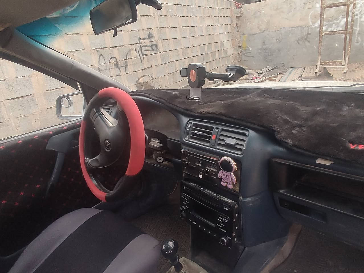 السلام عليكم 
فكترا موديل 90 محرك18 شرط  رقم بغداد مشروع وطني سنويه ل2027 والباقي شوف عينك وبلاديه مجرد صبغ جماليه السعر 34بيها مجال  مكاني سامراء  ***********
