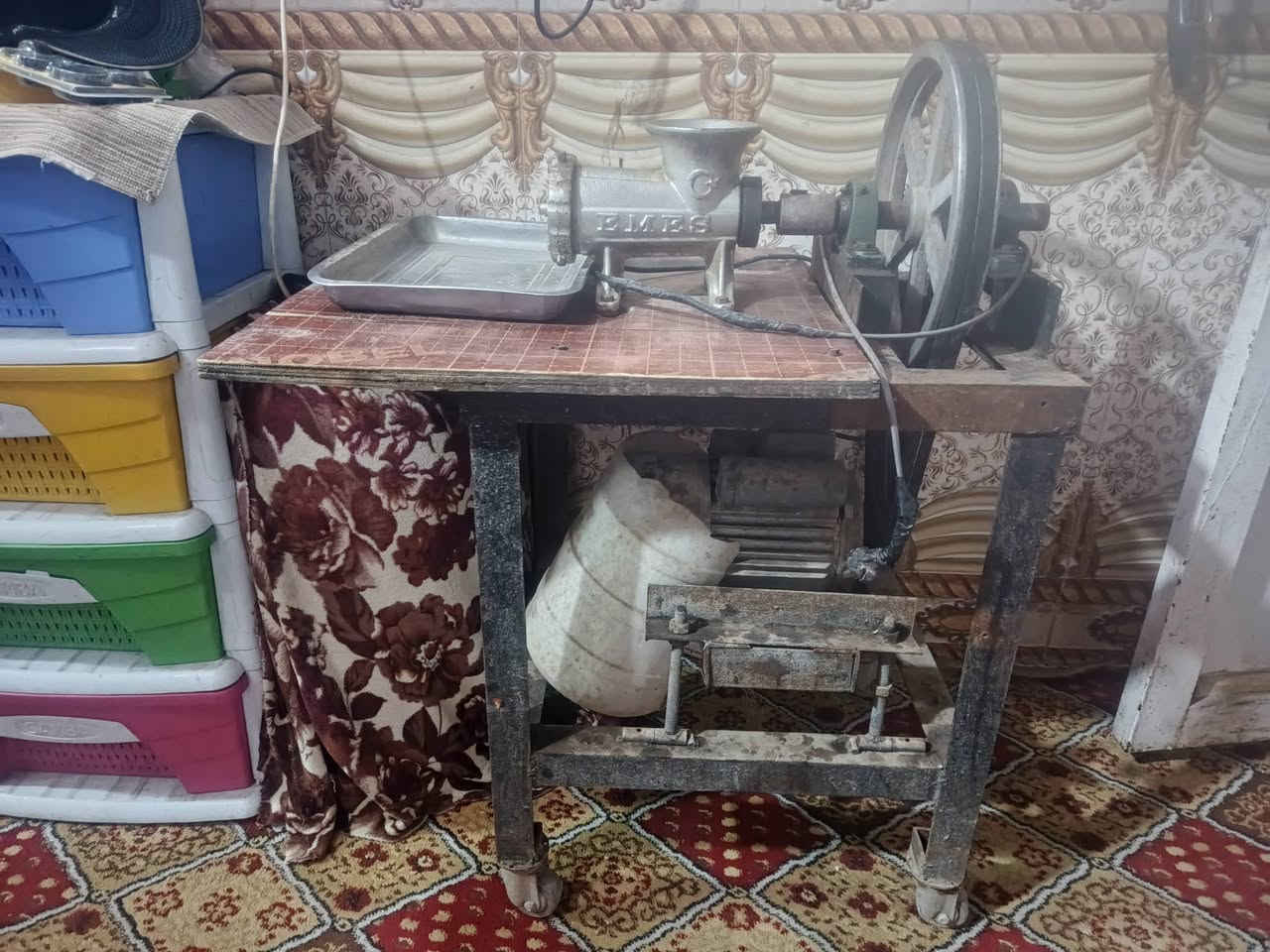 مكينه للبيع مكان نجف السعر 225 ***********
