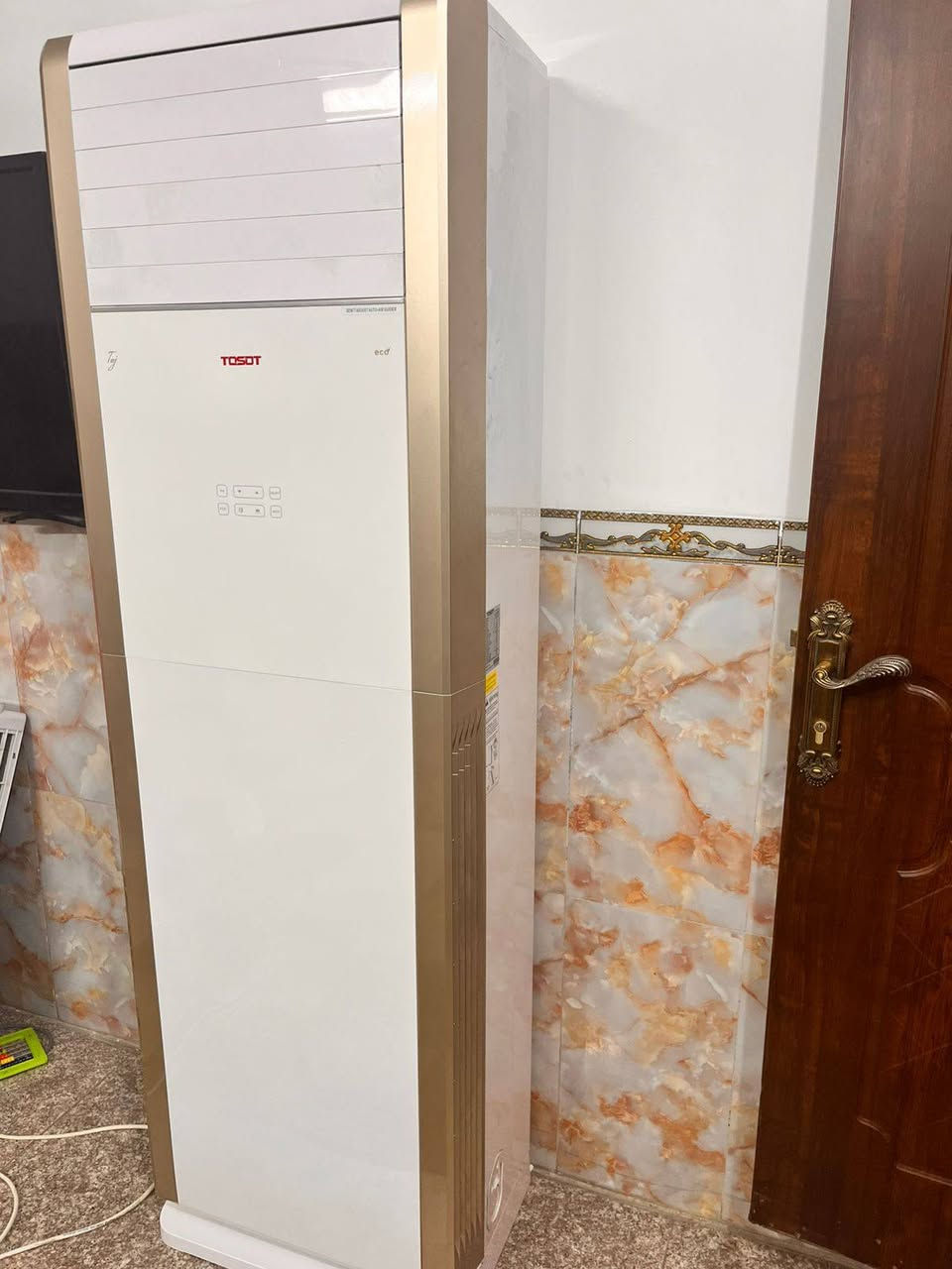 السلام وعليكم اخوان للبيع سبلت نوع توسوت اربعة طن ثري فيز نضافه  احلى من الصور بهواي كفاله من فتحت البرغي تبريده ثلج ❄️☃️🧊+ تدفئه 🔥🐦‍🔥❤️‍🔥 كامل ملحقاته بواري جدد وايرات ريمونت السبلت غازه مالت الشركه مقفول بي غازه R410 حديث  كامل معى الشد والظمان النقل جميع مناطق بغداد
كامل مكمل راديتراته ازرك بعدهم السبلت جديد 
سعره مليون و300 وبي مجال العنوان بغداد ة حي اور 
*********** متوفر واتساب
***********
