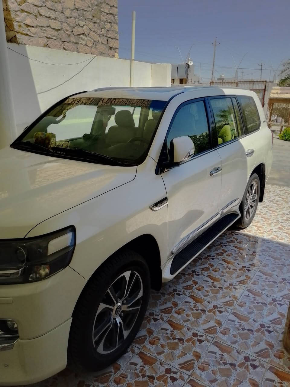 للبيع : لاندكروز جكسارة  2020 خليجي

ساز اصل  | GXR V6

ماشية 120 الف كم حقيقي 

السيارة جديدة بمعنى الكلمة استخدام شخصي كفالة عامة شرط الفحص والسونار موجود بالصور 

رقم اربيل تحويل مباشر 

مكان السيارة | الرمادي

السعر 510 ورقة وبي مجال 

الشراي يتصل ***********
