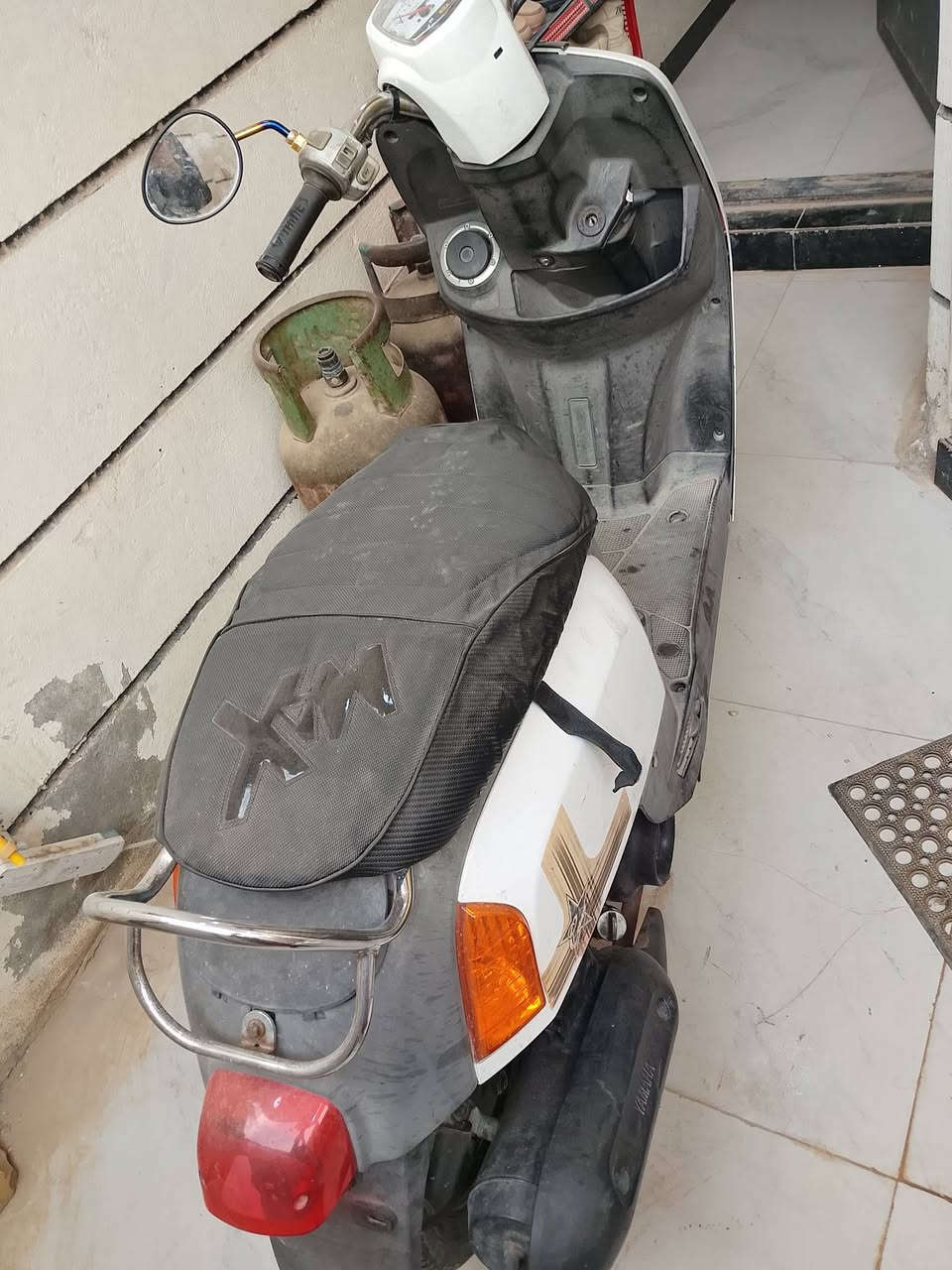 ماكس بوليسي للبيع او مراوس بموبايل
بيه وصل معرض الحمداني 
نظيفة كلشي عل بلادي كفرات ختم واحد
كهربائيات كله شغاله 
شلعه ومعدل
السعر ٧٠٠ وبيه مجال
***********
