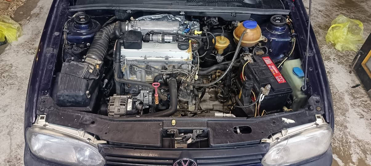 كولف موديل 93
مكينه ٢٠٠٠ كير عادي مكفولات
السياره كامله وناعمه 
شادلها اكلج طبي كلش خفيف
حداديه جديده
تبريد ثلاجه ❄
كزوز رياضي 
تخم تاير جديد
منضومه بانزين كامله جديده
رقم إنكليزي سنوية وهزه جدد تحويل ثاني يوم
سياره بلاديه بدون حادث غرفتها وكشناتها جدد 
سعرها 49 بيها مجال  العنوان حله 
***********
