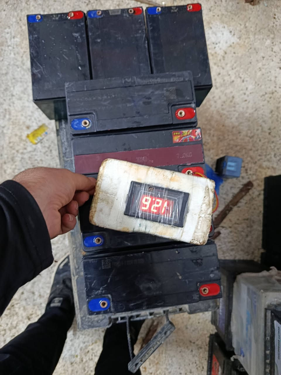 بطاريات شغاله شوف عينك شرط الفحص اقل شي يقرن 11 شلع للبيع ريدهم 120 وبيها مجال


**إذا كنت صاحب هذا الإعلان وتريد حذفه لأي سبب، رجاءا أرسل رسالة إلى الدعم الفني**