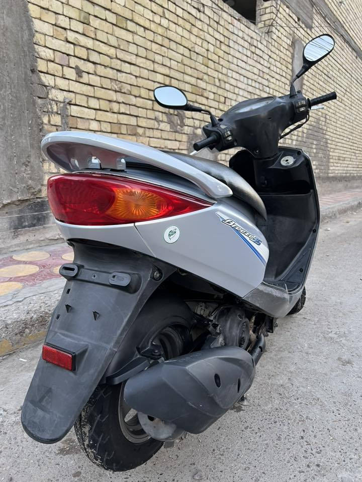 سلام عليكم
للبيع دراجة بريز ببغاء
نوزل مكفوله كفاله عامة
كل نقص ما بيها دراجة خير من اللّٰه 
سعرها ب مليون
مكان بلديات
رقم ***********
متواجد على الواتساب
