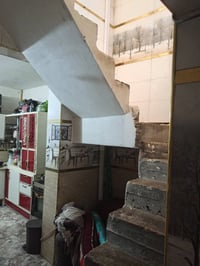مشتمل للبيع طابقين ترميم حديث المساحة 65متر الواجهة 3وربع والنزال 20 ا...