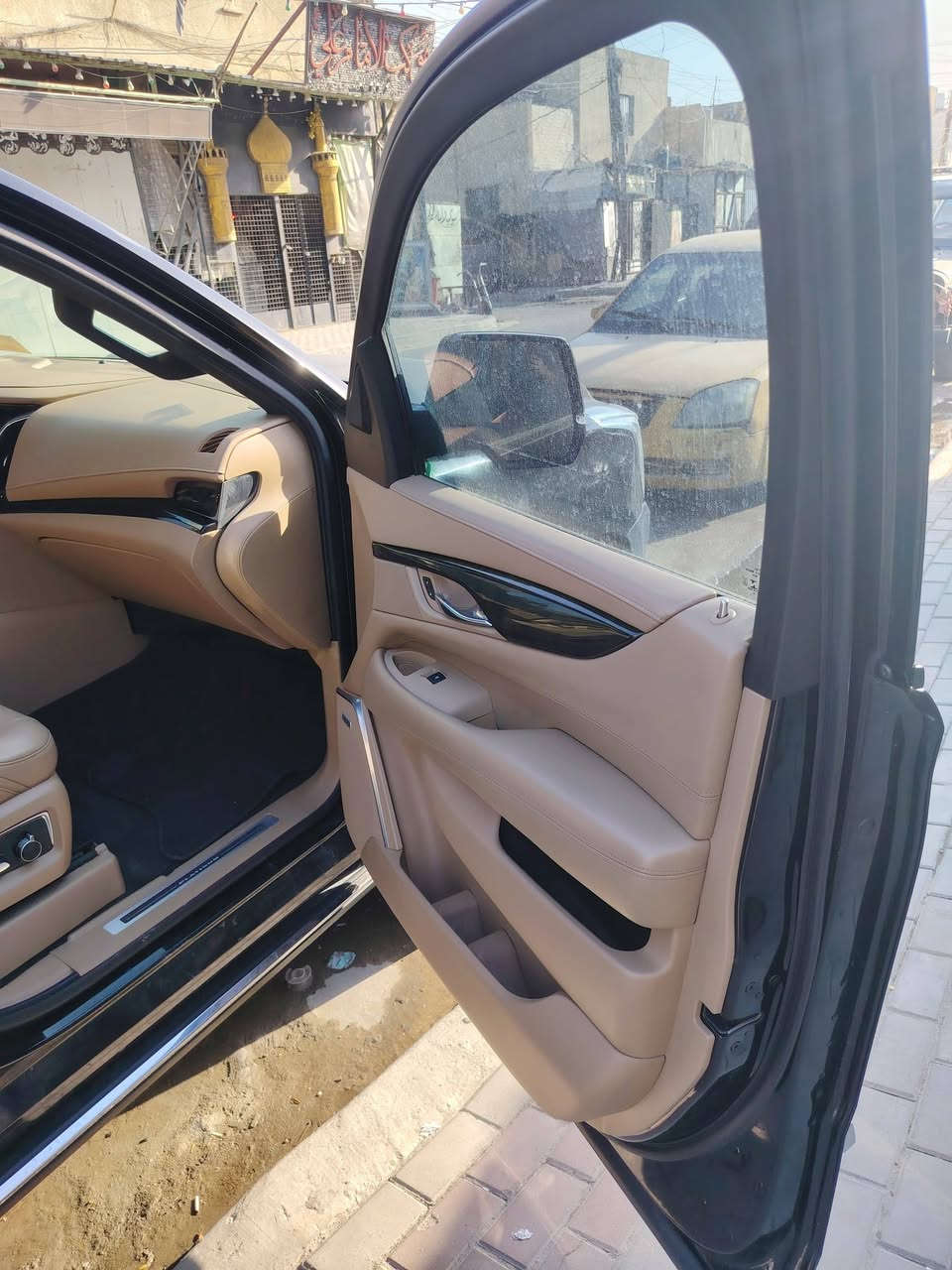 السلام عليكم ورحمة الله وبركاته
كاديلاك اسكاليد بلاتينيوم موديل 2020
دخول جديد تحويل بأسمك
بدون حادث سرقة فقط 
مصلحه اصلي وليس تجاري صيني
مكان السيارة بغداد الدورة 📍 

للتواصل مراسلة واتساب فقط 
***********
للمراوس والبيع
